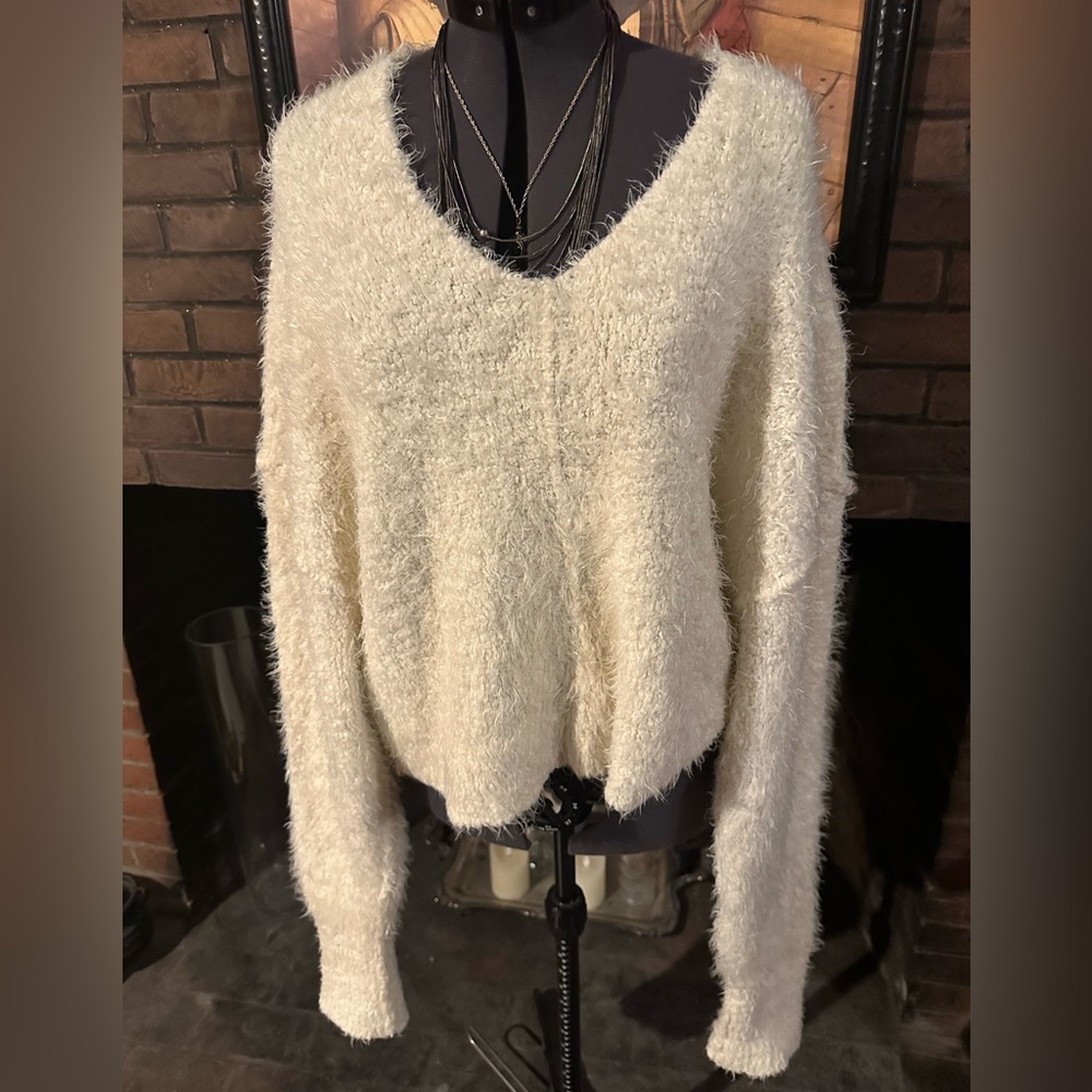 Free People super soft cream pullover L nylon
